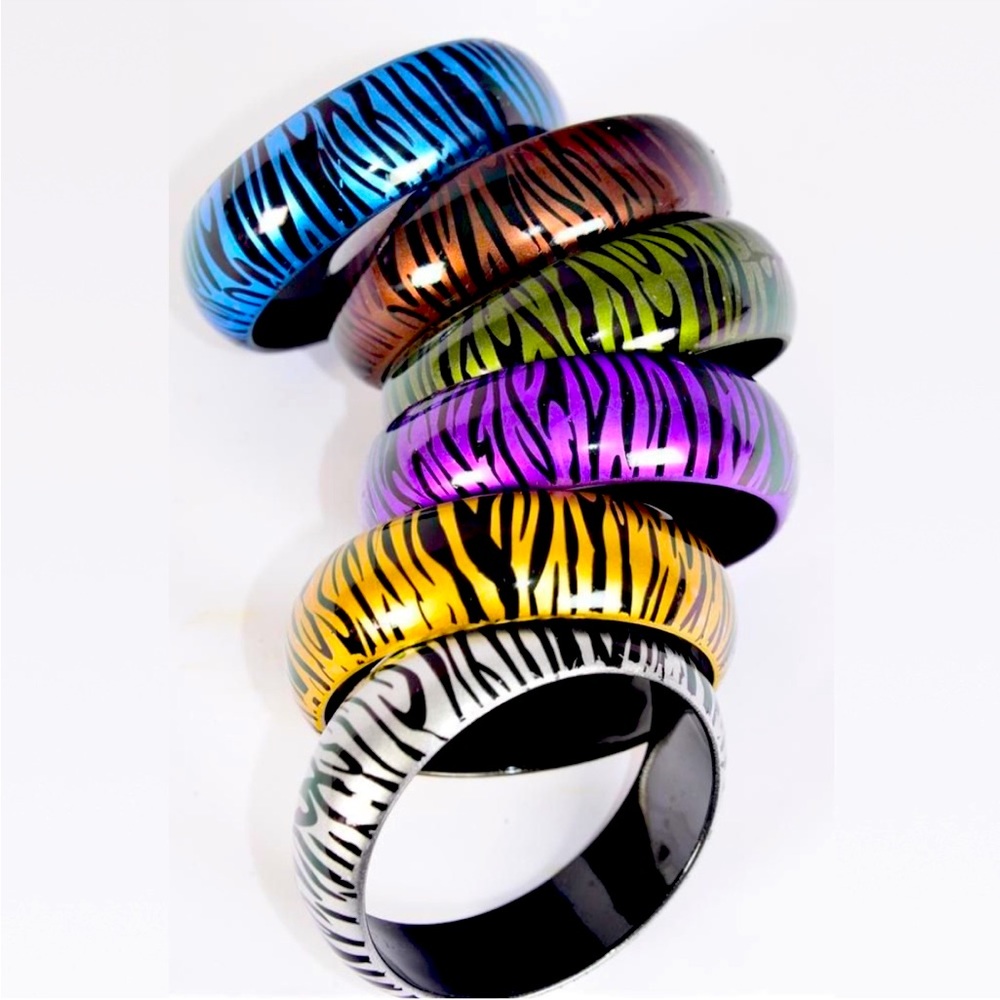 6 pack of zebra print acrylic bangles